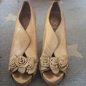 Vince Camuto sz 7.5 open toed booties rose gold